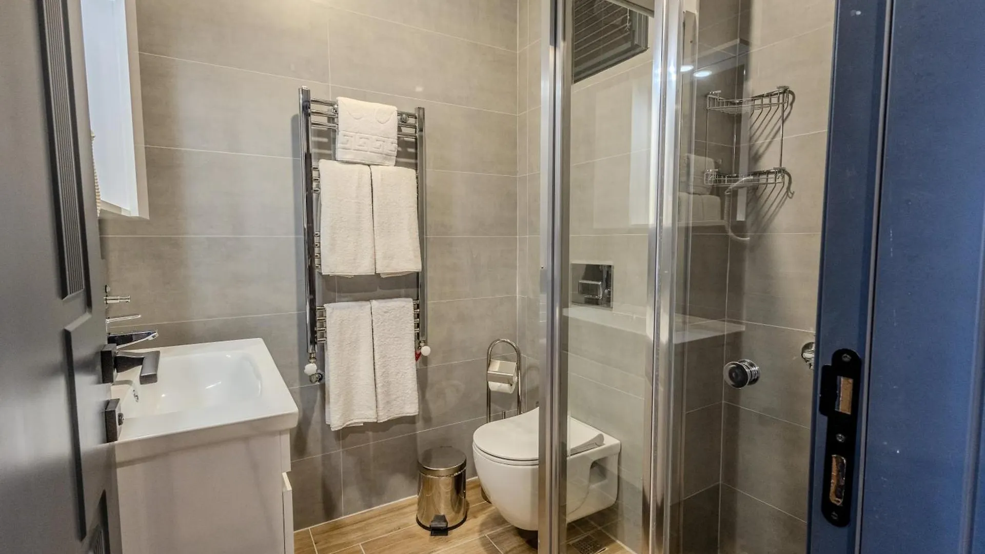 Отель Leliko Suites Анталья