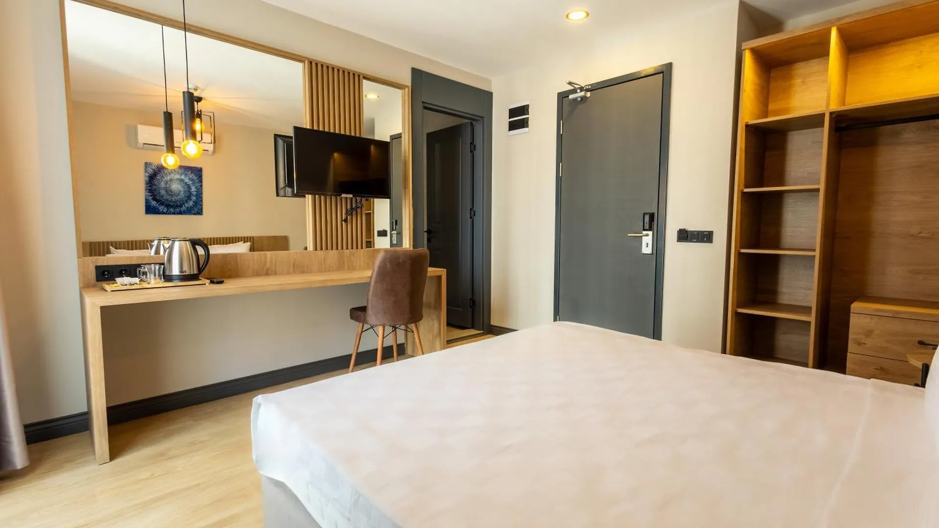 Отель Leliko Suites Анталья