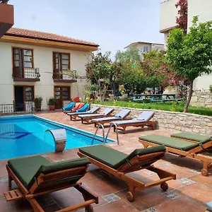 sezgin-hotel-kusadasi.kusadasihotels.org/